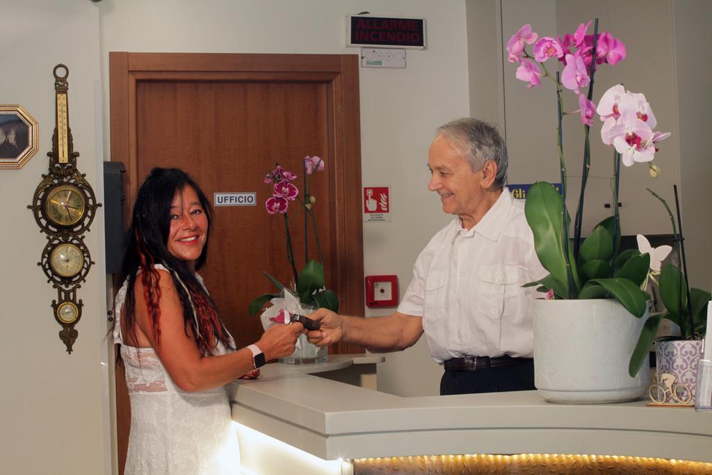 Hotel Tilly Cesenatico Exterior foto