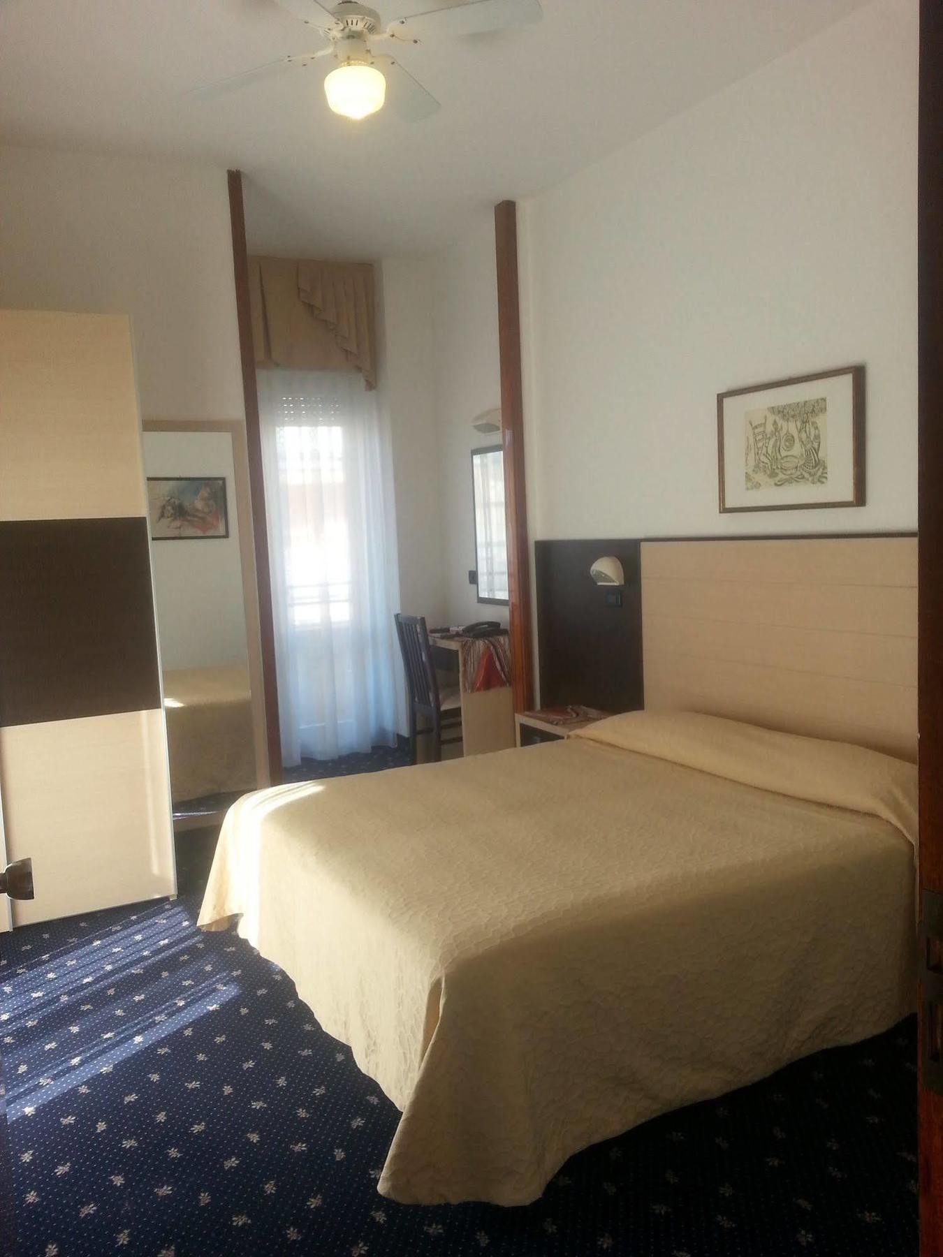 Hotel Tilly Cesenatico Exterior foto